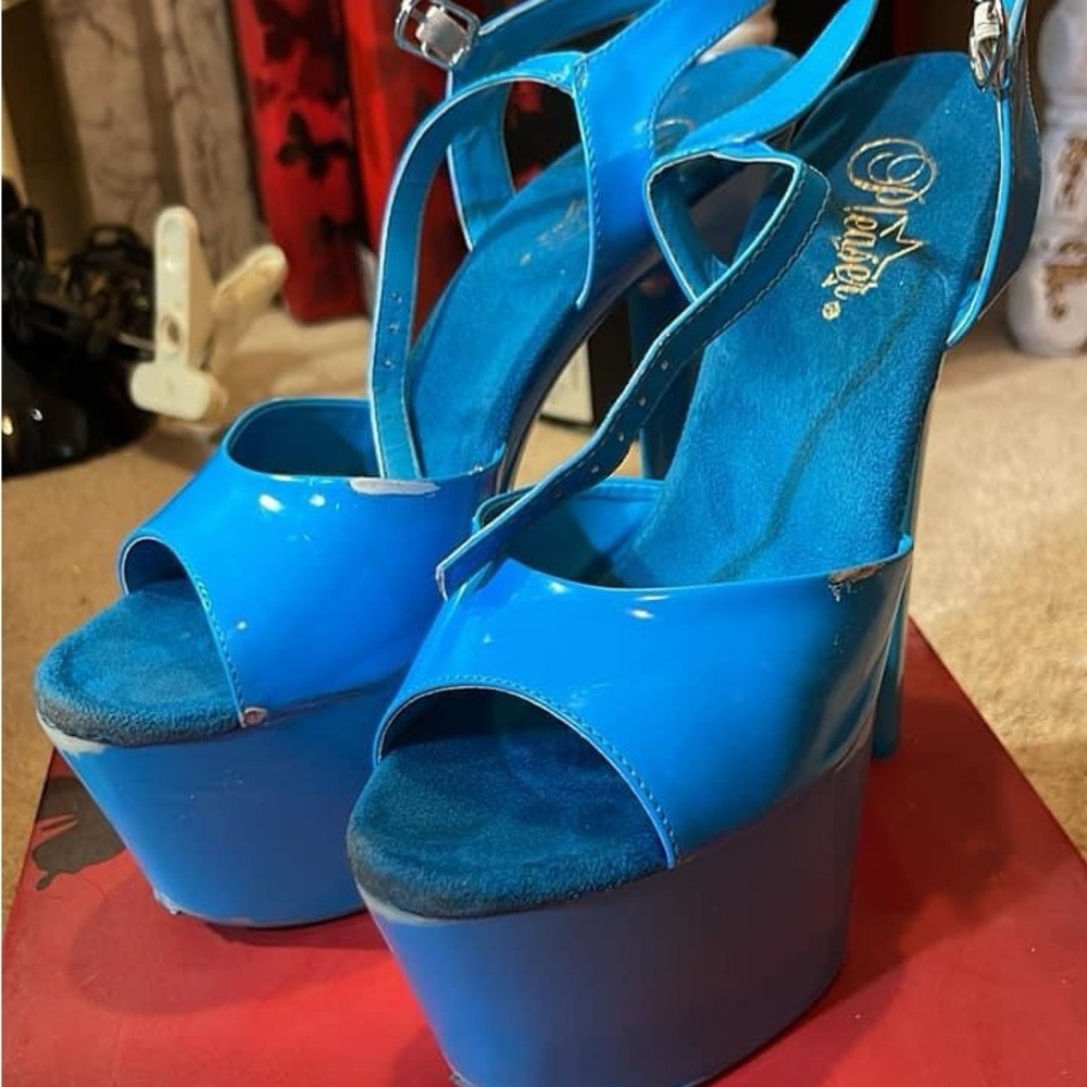 Size 9, 7 inch neon blue Pleasers